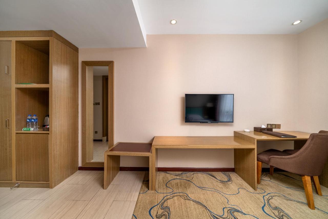 Guangzhou Boyi Hotel Екстериор снимка